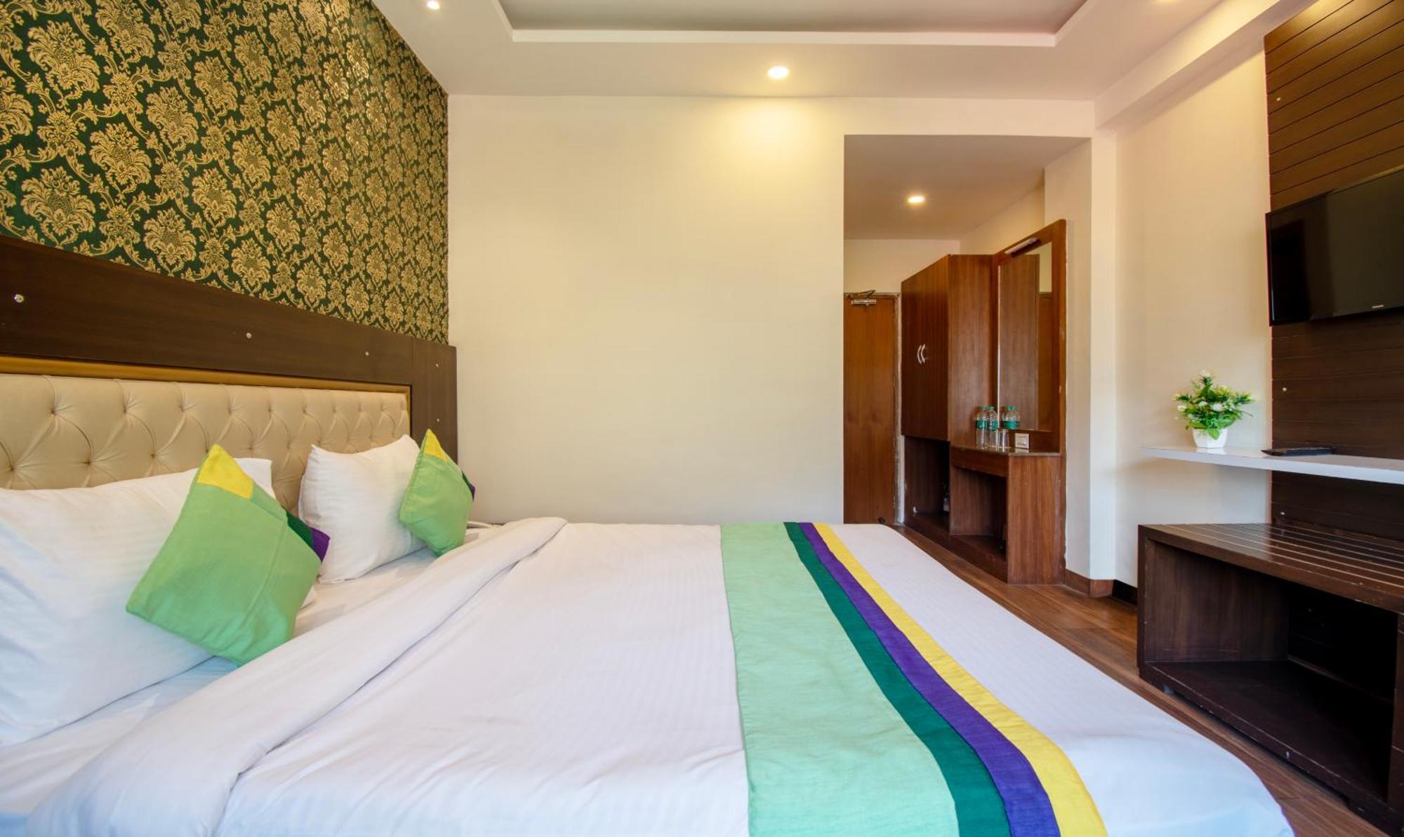 Ambika Residency, Near Hidimba Devi Temple Hotel Manāli Exterior foto