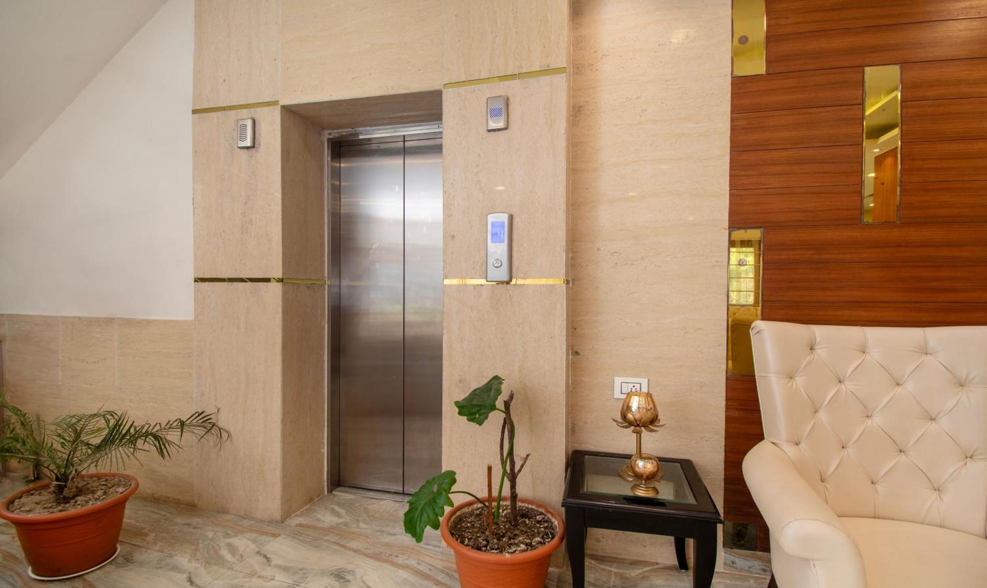 Ambika Residency, Near Hidimba Devi Temple Hotel Manāli Exterior foto