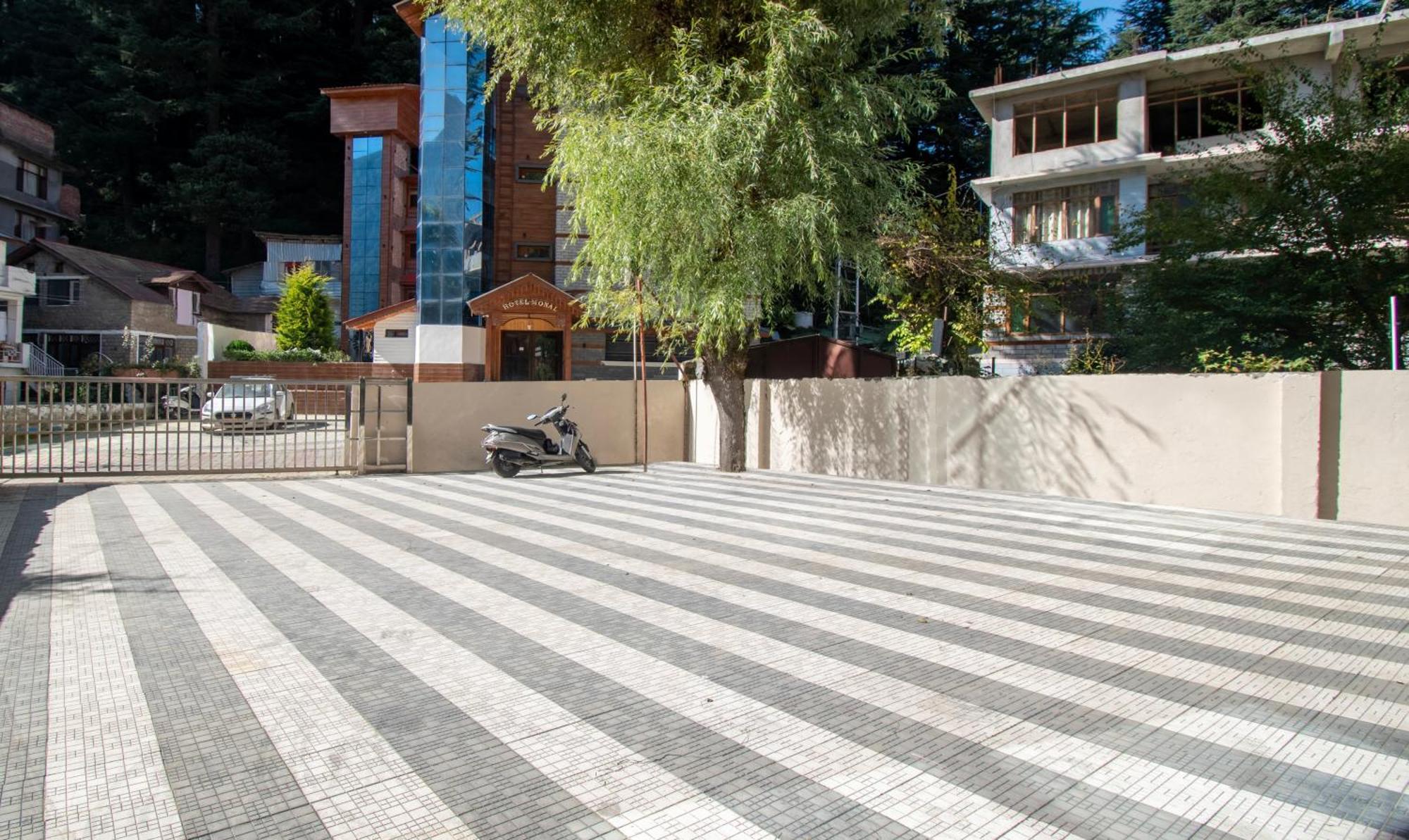Ambika Residency, Near Hidimba Devi Temple Hotel Manāli Exterior foto